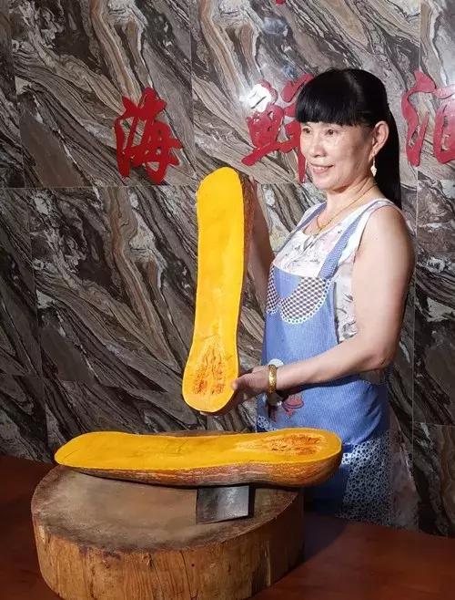 種南瓜竟然種出“麻煩”了，瓜販搶購，電視臺記者也趕來了